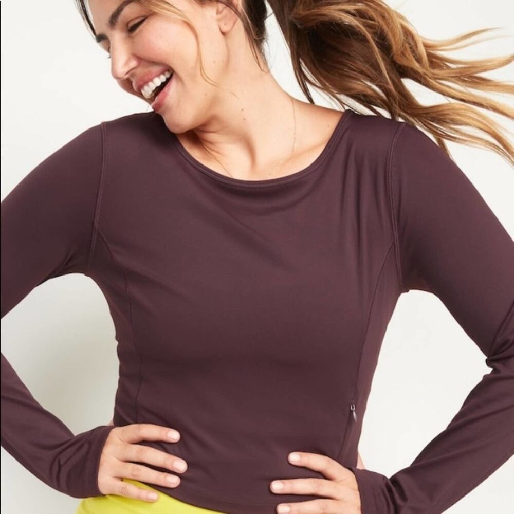 Old Navy Plum Wine Powersoft long sleeve power cropped performance top